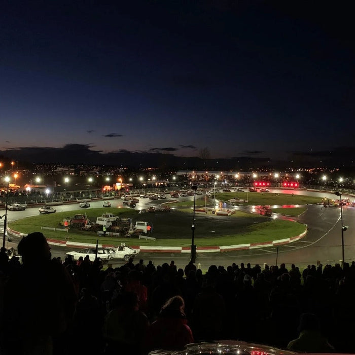 Spedeworth TV, una plataforma especializada en automovilismo, que logró escalar su producción en vivo a otro nivel gracias a las herramientas de LiveU.